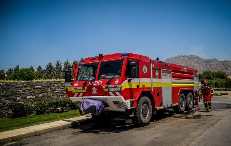 Πυρκαγιά σε δυσπρόσιτη περιοχή πάνω από την Ασή Γωνιά με άμεση κινητοποίηση της πυροσβεστικής