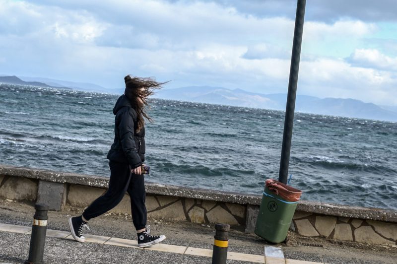 Ραγδαία Πτώση Θερμοκρασίας και Φθινοπωρινό Σκηνικό Απειλεί τον Καιρό