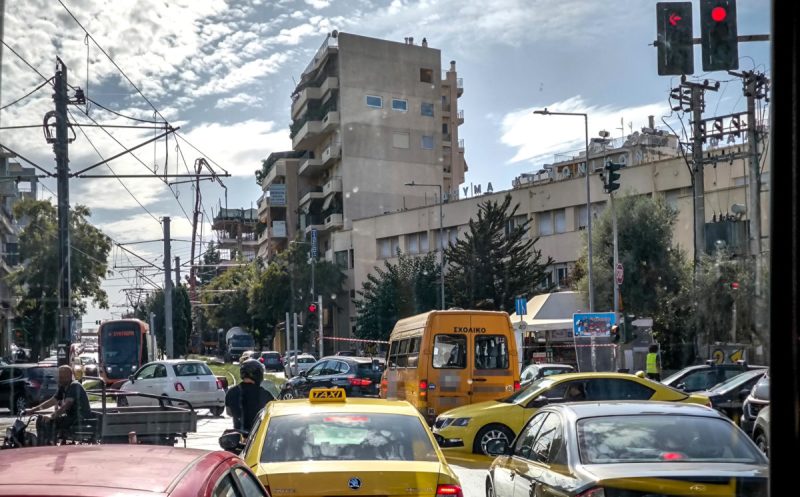 Αναμονή και καθυστερήσεις στους δρόμους της Αθήνας τη Δευτέρα