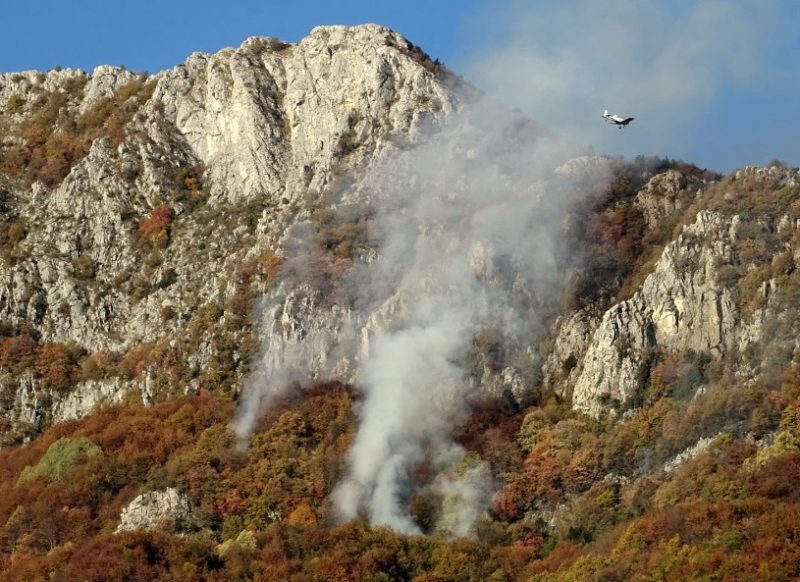 Φωτιά συνεχίζει να κατακαίει στο Παγγαίο Όρος στην Καβάλα