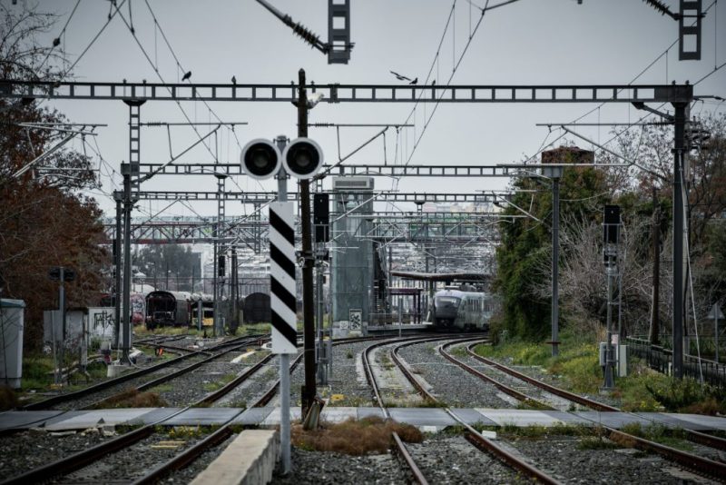 Ασφάλεια Σιδηροδρομικών Μεταφορών Στη Ελλάδα 19 Μήνες Μετά την Τραγωδία στα Τέμπη