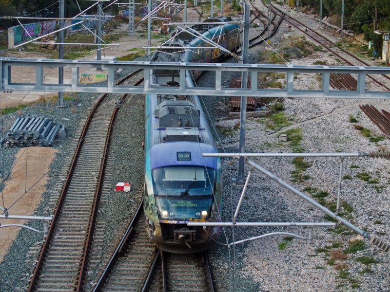 Διαμάχη Σωματείου Μηχανοδηγών και Hellenic Train για το παρ’ ολίγον ατύχημα στον Προαστιακό